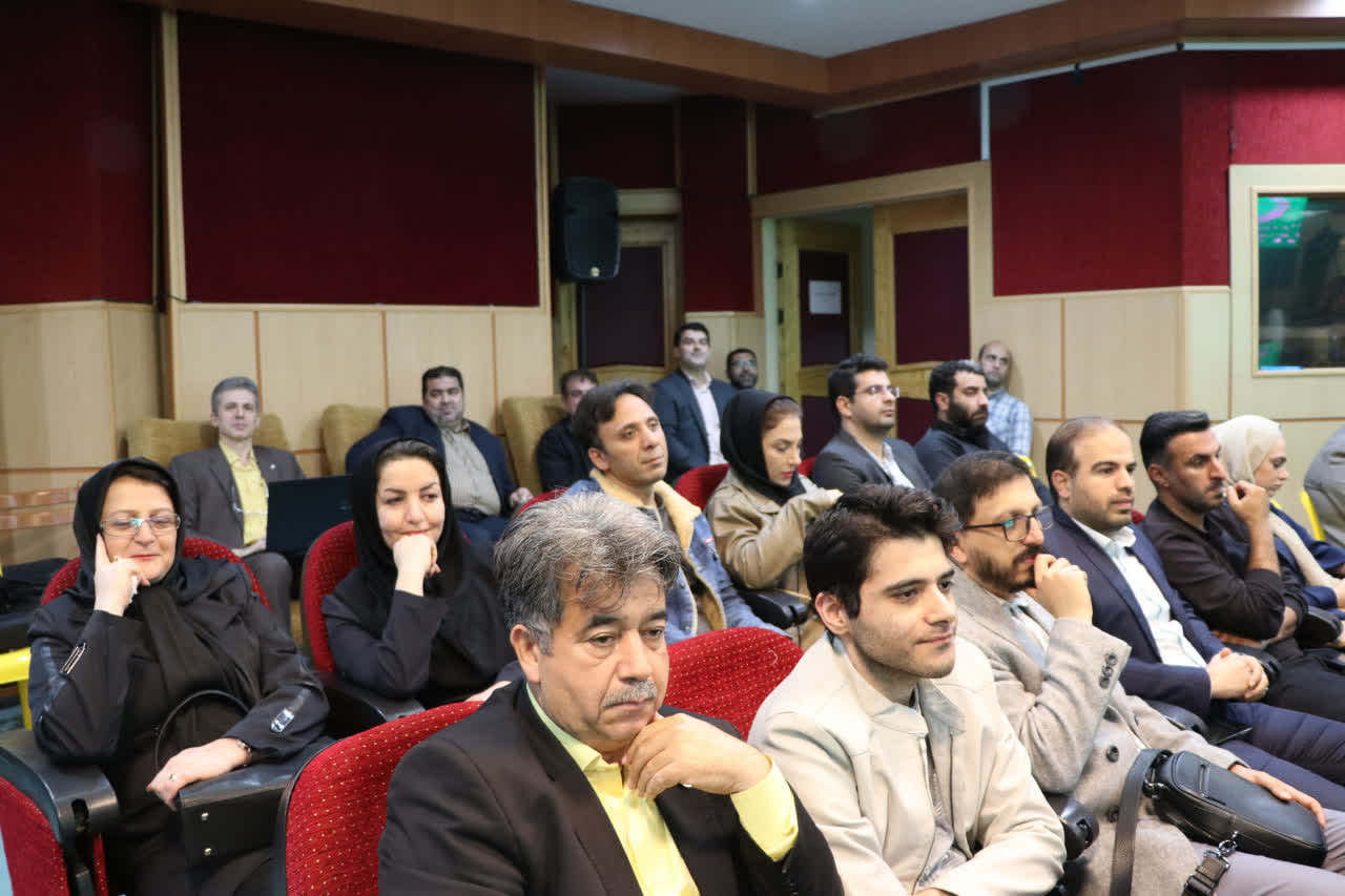 تجلیل از شرکت توسعه کشت دانه‌های روغنی در هفته پژوهش